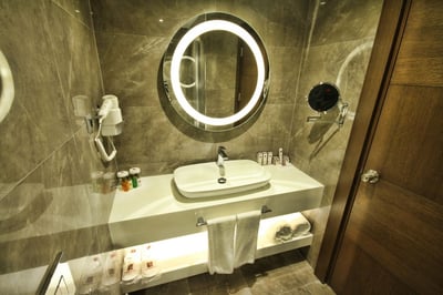 B Business Hotel And Spa