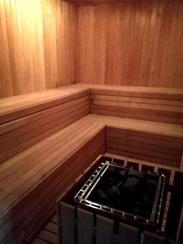Stevlyn Artist Studio Apartment (no Front Desk Need To Contact Property 5 Days In Advance)