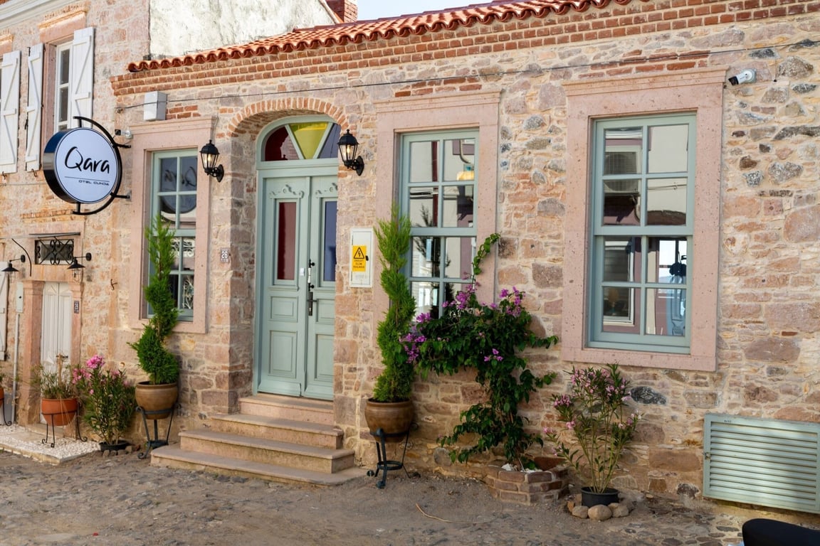 Qara Otel