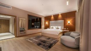 Flavor Hotel Co