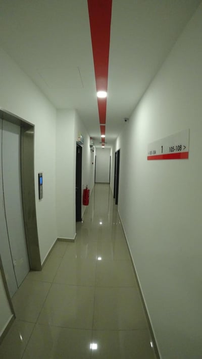 The Red Hotel(33 Km Away From Kuala Lumpur)