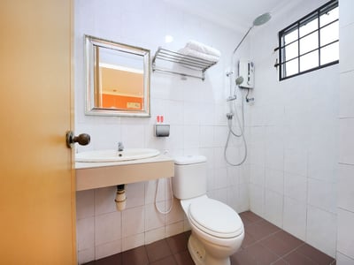 Oyo 761 City Hotel