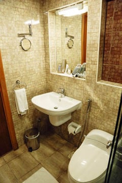 Crystal Suites Aparthotel