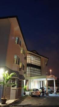 Damai 11 At Klcc (no Front Desk Need To Contact Property 5 Days In Advance)