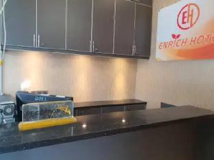 Enrich Hotel Setia Alam(35km Away From Kuala Lumpur)