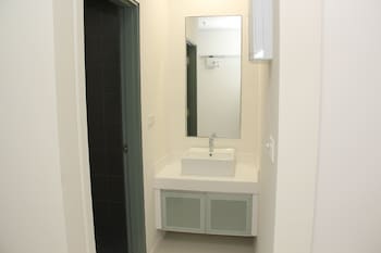Summer Suites Express Hostel