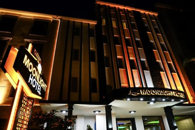 Ya Lda Z Moonlight Hotel