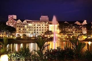 Flamingo By The Lake Hotel