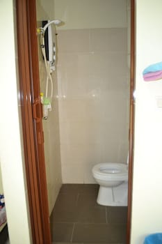 Sitiyam Homestay Seri Kembangan (no Front Desk Please Contact The Property 5 Days Before Arrival)