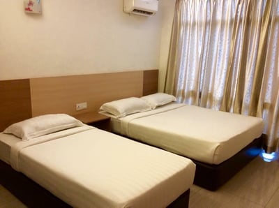 Dolphin Hotel(40km Away From Kuala Lumpur)