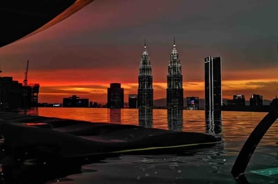 Eaton Residences Klcc Skypool Sunset(no Front Desk Contact The 5 Days In Advance)