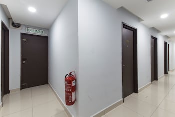 Oyo 128 Archeotel Hotel (also Known As Oyo Rooms Sentul Ktm Station)