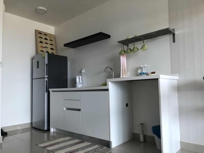 Studio Next To Sccc (no Front Desk,contact The Property Five Days In Advance)