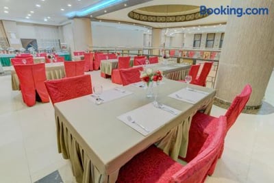 Hayah Plaza Hotel (formerly Known As Makarem Al Madinah Plaza Hotel)