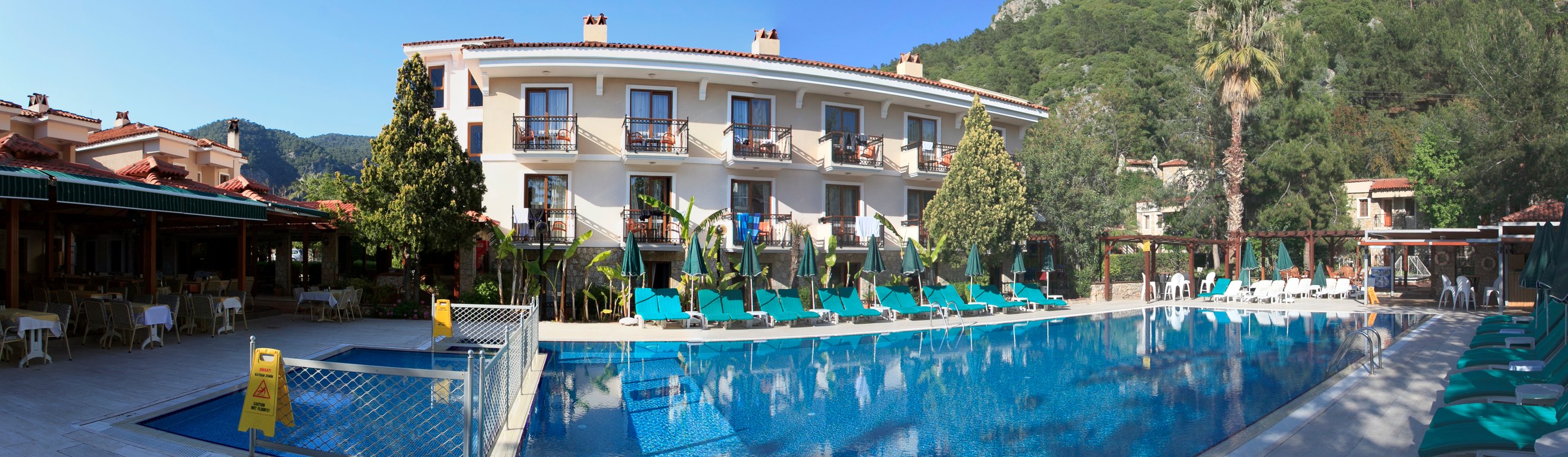Perdikia Beach