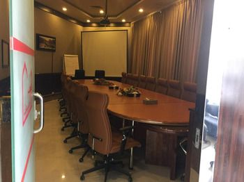 Altoot Palace Furnished Apartments 2