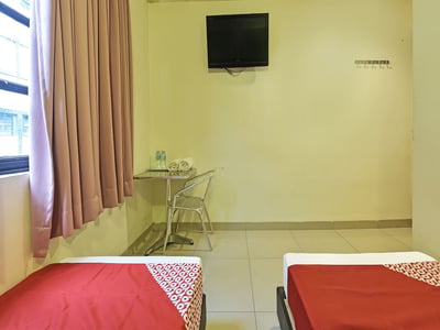 Oyo 90733 Parkway Inn Hotel