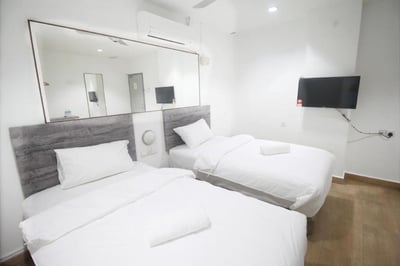 Tropical Hotel At Kota Damansara Pj