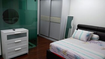 Scott Garden Fully Duplex Apartment (no Front Desk Need To Contact Property 5 Days In Advance)