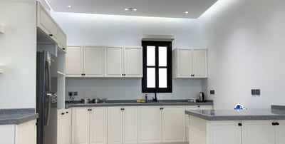Kease Mughrizat D 5 Royal Touch Az30(no Front Desk Please Contact The Property 5 Days In Advance)