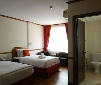 Shahs Village Hotel