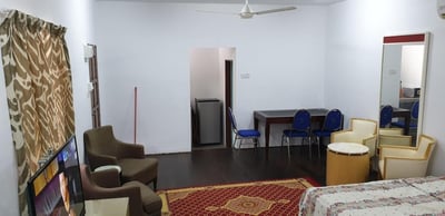 Mri Homestay Sg Buloh Studio Unit With Chargeable Private Pool(39km Away From Kuala Lumpur)(no Front Desk Please Contact The Pro