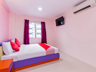 Oyo Rooms Brickfields Sri Paandi (no Front Desk Need To Contact Property 5 Days In Advance)