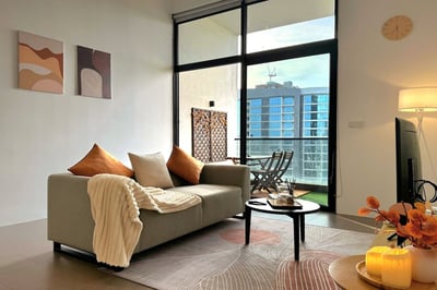 The Establishment Bangsar By Emily In Town(no Front Desk Contact The 5 Days In Advance)