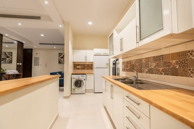 Tura Residence(no Front Desk Contact The 5 Days In Advance)