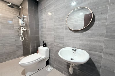 Symphony Tower By Emily In Town(20km Away From Kuala Lumpur)(no Front Desk Contact The 5 Days In Advance)
