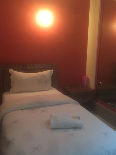 Oyo 90046 Bangi Guest House (no Front Desk Need To Contact Property 5 Days In Advance)