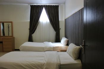 Al Amoria Furnished Apartments 3