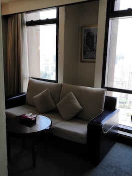 Residency Suites At Times Square (no Front Desk Need To Contact Property 5 Days In Advance)