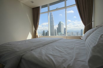 Vortex Luxury Suite At Klcc (no Front Desk Need To Contact Property 5 Days In Advance)