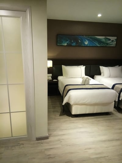 Valentino Rooms By Vphs Chinatown (no Front Desk Need To Contact Property 5 Days In Advance)