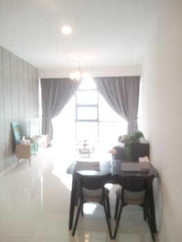 Robertson Suites Z