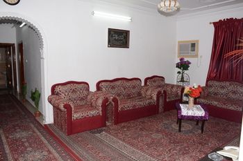 Al Eairy Furnished Apts Al Madinah 14 (no Front Desk Please Contact The Property 5 Days Before Arrival)