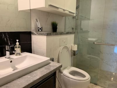 The Face Suits By Castle Quest Residence