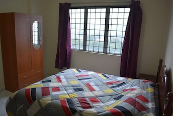 Senyum Homestay Bandar Menjalara (no Front Desk Need To Contact Property 5 Days In Advance)