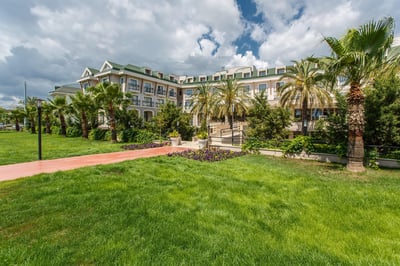 Lucida Beach Hotel