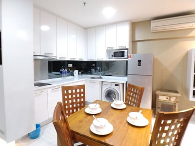 Oho Suites Klcc Summer Suites (no Front Desk Please Contact The Property 5 Days Before Arrival)
