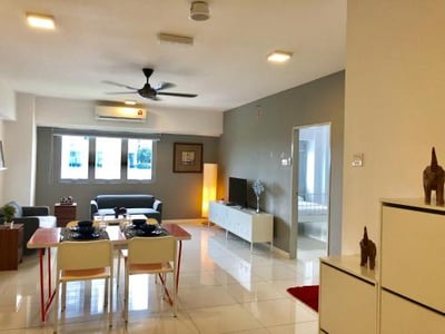 Paragon Cyberjaya By Easyproperty (no Front Desk Need To Contact Property 5 Days In Advance)
