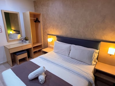 Eco Roomy Hotel