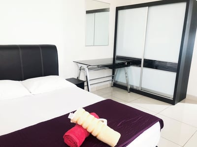 Royal Regent Condominium By Ihost (no Front Desk Need To Contact Property 5 Days In Advance)