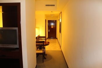 Perfect Apartment At Time Square (no Front Desk Need To Contact Property 5 Days In Advance)