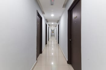 Oyo 128 Archeotel Hotel (also Known As Oyo Rooms Sentul Ktm Station)