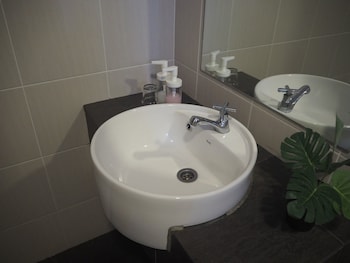 Mays Place At Evo Soho Suites (no Front Desk Please Contact The Property 5 Days Before Your Arrival)