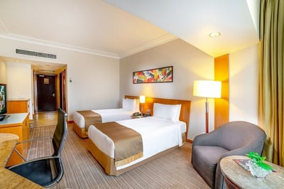 Glenmarie Hotel And Golf Resort