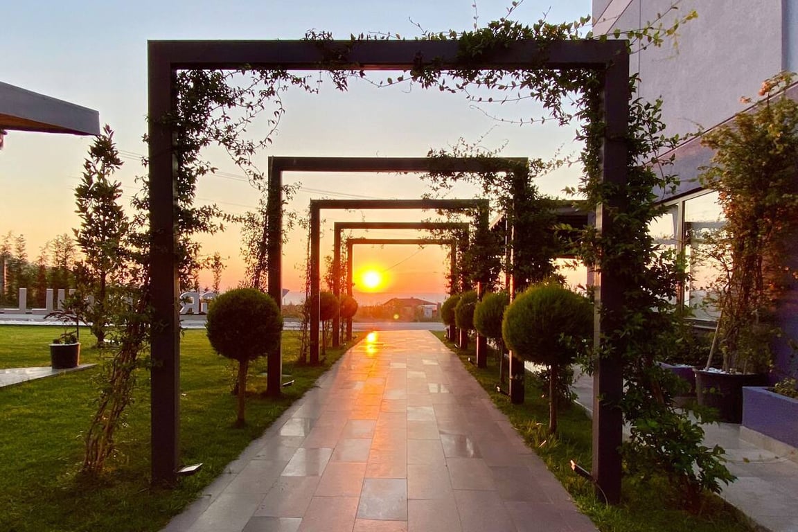 Green Hills Suites