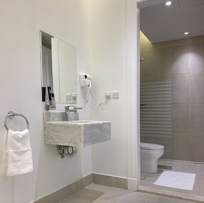 Kease Yasmin A 2 Royal Touch Gx59(no Front Desk Please Contact The Property 5 Days In Advance)